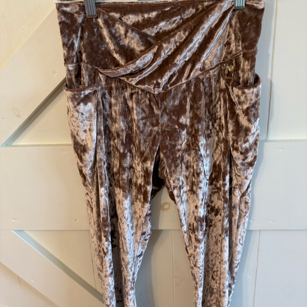 Fabletics Crushed Velour Velvet Leggings in Teddy Brown Color Size Large Y2K